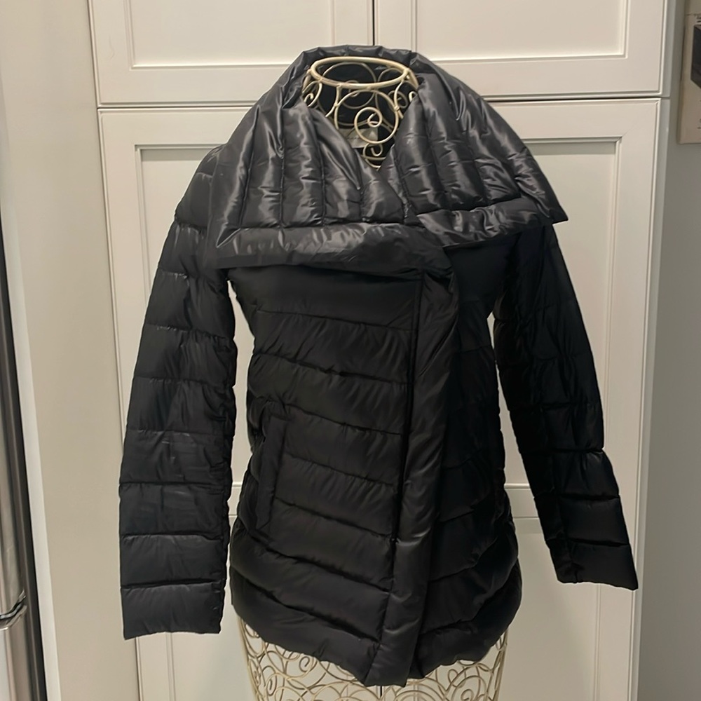 Beautiful Tahari jacket new w/o tags